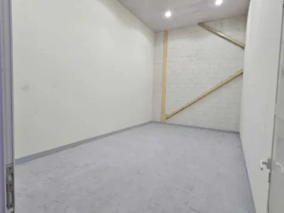 390 sqft SMALL STORAGE WAREHOUSE FOR RENT IN AL QUOZ 4