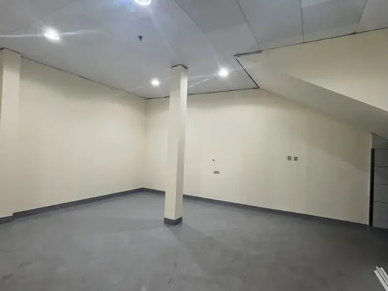465 sqft PRIME LOCATION STORAGE WAREHOUSE AVAILABLE FOR RENT