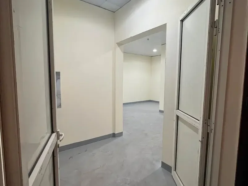 465 sqft PRIME LOCATION STORAGE WAREHOUSE AVAILABLE FOR RENT