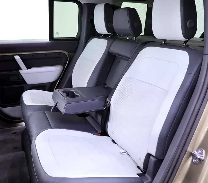 2025 Land Rover Defender 110 Octa P635 4.4-liter Twin-Turbo V8 Engine Gold White SUV