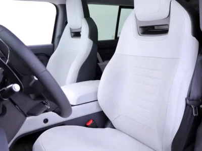 2026 Land Rover Defender 110 Octa P635 4.4-liter Twin-Turbo V8 Engine Blue White SUV