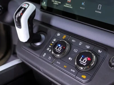 2025 Land Rover Defender 110 Octa P635 4.4-liter Twin-Turbo V8 Engine Gold White SUV