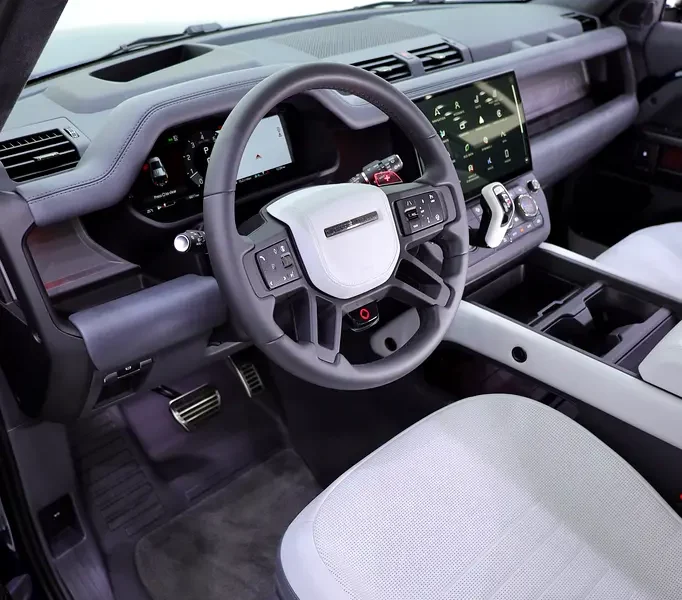 2026 Land Rover Defender 110 Octa P635 4.4-liter Twin-Turbo V8 Engine Blue White SUV