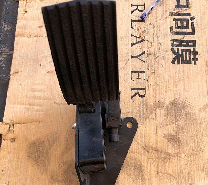2021 Tadano ATF-80 Electronic Accelerator Pedal with TPS